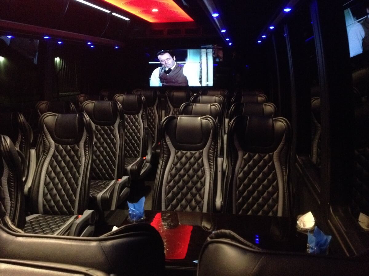 Executive Limo Shuttle - Custom Limousine Kansas City